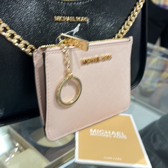 MICHAEL KORS SMALL TOP ZIP COINPOUCH WITH ID CARD CASE WALLET 
POWDER BLUSH 
Not - Picture 4 of 16